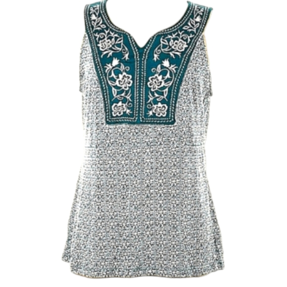 Kim Rogers Tops - 🩵Embroidered Sleeveless Top